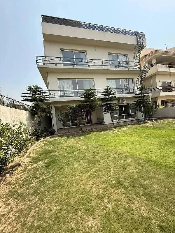 1.5 Kanal Premium Designer House Available for Purchase