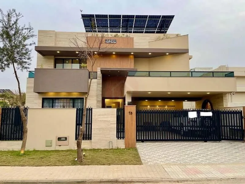 Elegant 1 Kanal House Available for Sale in DHA I_R