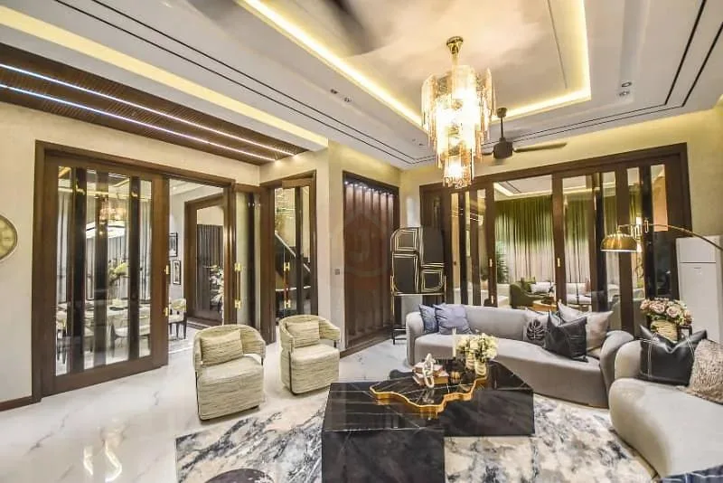 1 Kanal Semi-Furnished Luxury Villa with 5 Bedrooms for Sale in DHA