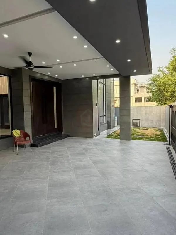 1 Kanal Luxurious Designer House for Sale in DHA Phase 2