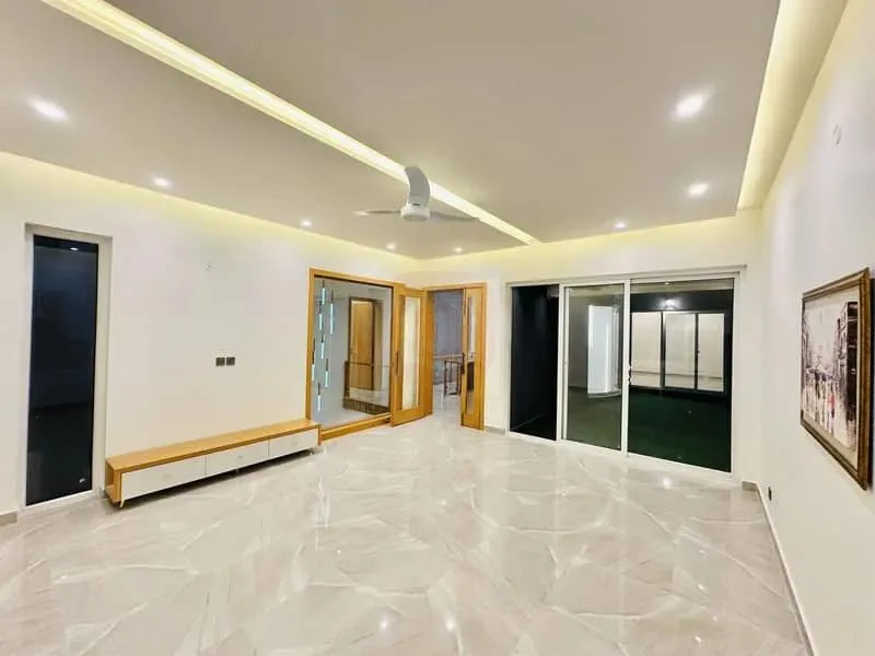 One Kanal Luxurious Designer House in DHA Phase 2