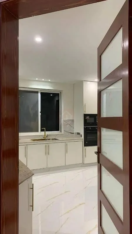 Newly Constructed Kanal Mansion in Prime Location