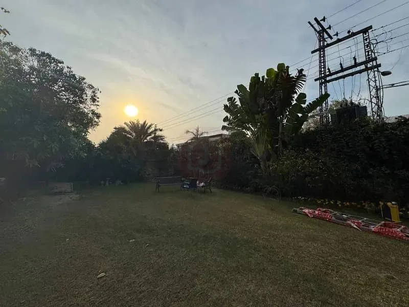2 Kanal Modern Bungalow for Sale in DHA Lahore Near Park and Market