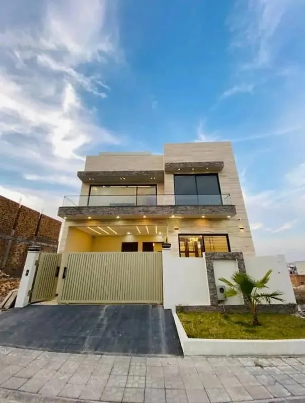 Elegant 5 Marla Home Available in DHA Defence