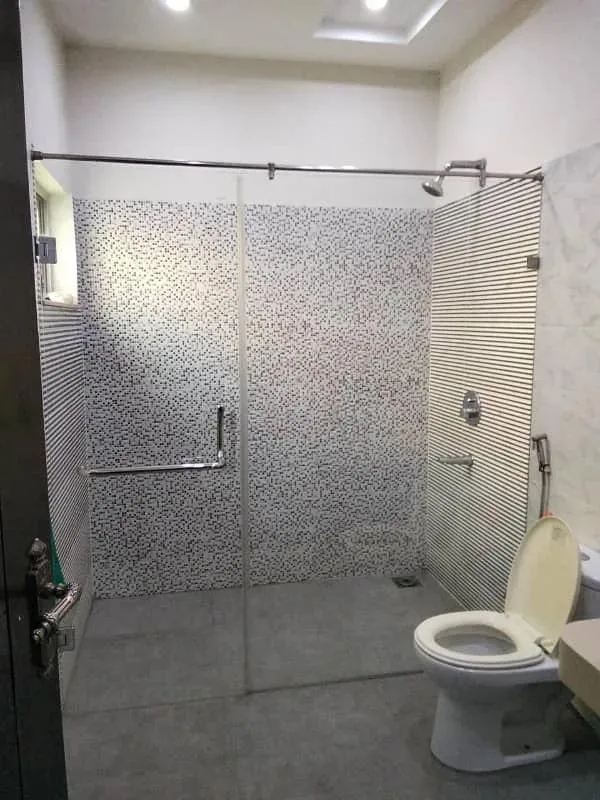 One Kanal Used Bungalow For Sale in DHA Lahore, Near Park and Market