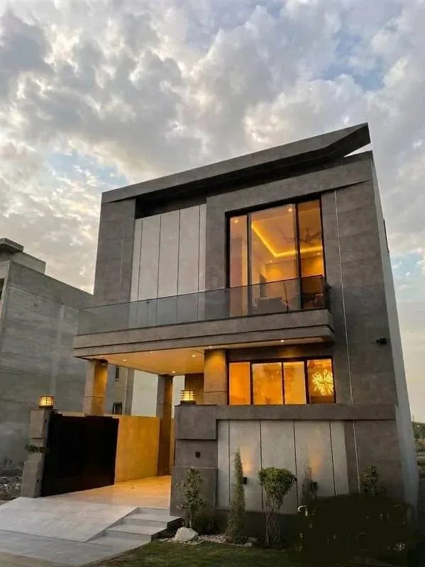 Modern 5 Marla House for Sale | Prime Location Close to Dolmen Mall, DHA Lahore