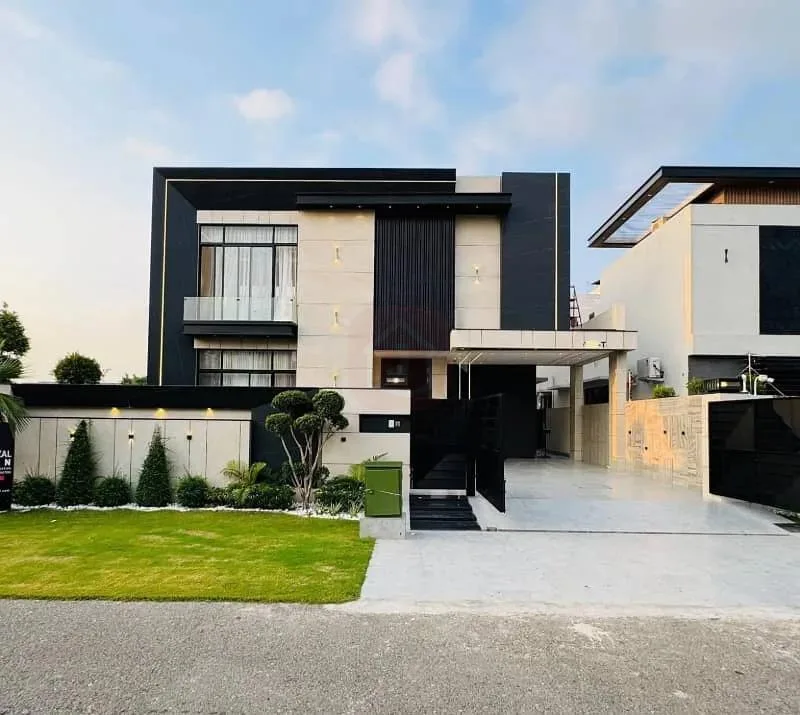 Stunning One Kanal Modern Bungalow with 2 Servant Quarters in DHA Lahore
