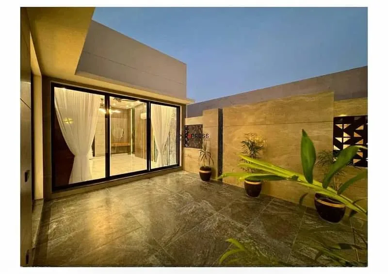 Stunning One Kanal Luxury Bungalow with 2 Servant Quarters for Sale in DHA Lahore