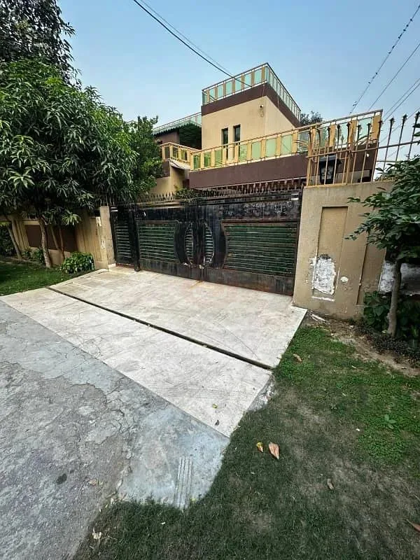 23 Marla Used Modern Bungalow Available For Sale in DHA Lahore