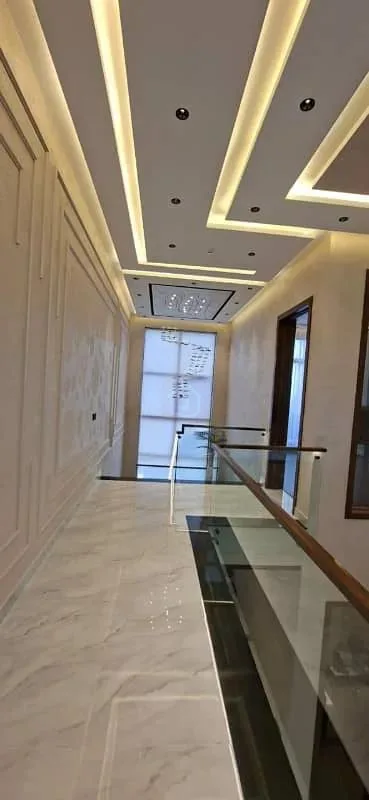 Stunning One Kanal Luxury Bungalow with 2 Servant Quarters in DHA Lahore