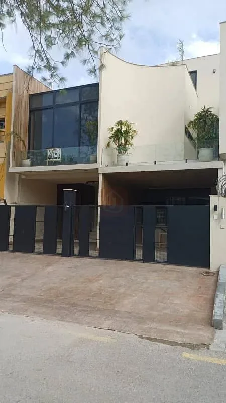 Stylish 10 Marla Margalla Facing House For Sale | 7 Bedrooms