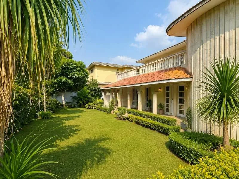 Corner House Available For Sale In F-8