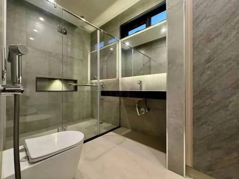 1 Kanal House Available in DHA Phase 2