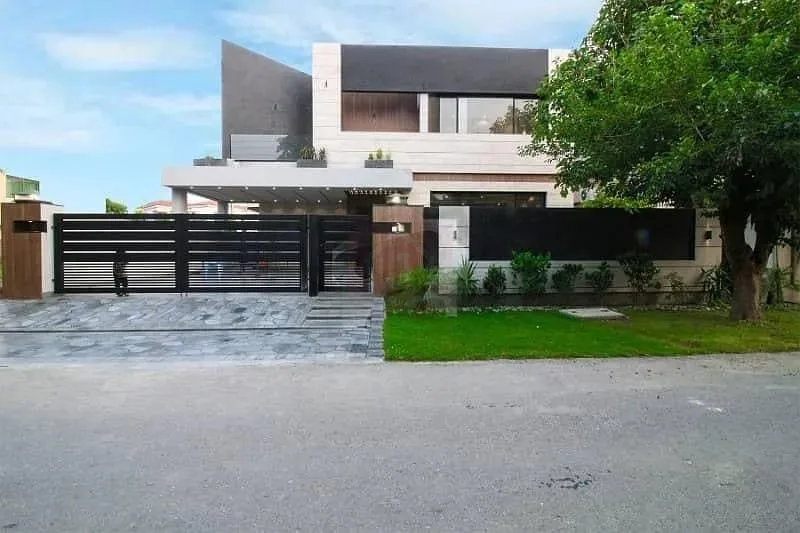 Luxury One Kanal Bungalow in DHA Lahore for Sale