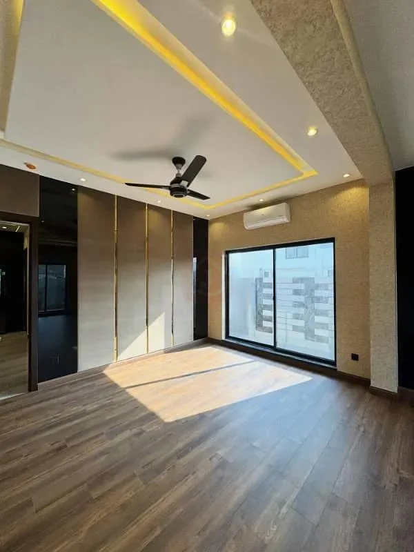 Luxury 1 Kanal Bungalow for Sale in DHA Lahore