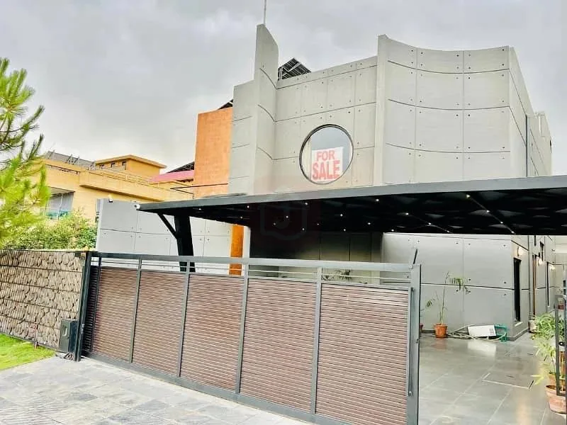 Contemporary Fully Furnished Mansion for Sale on Main Boulevard