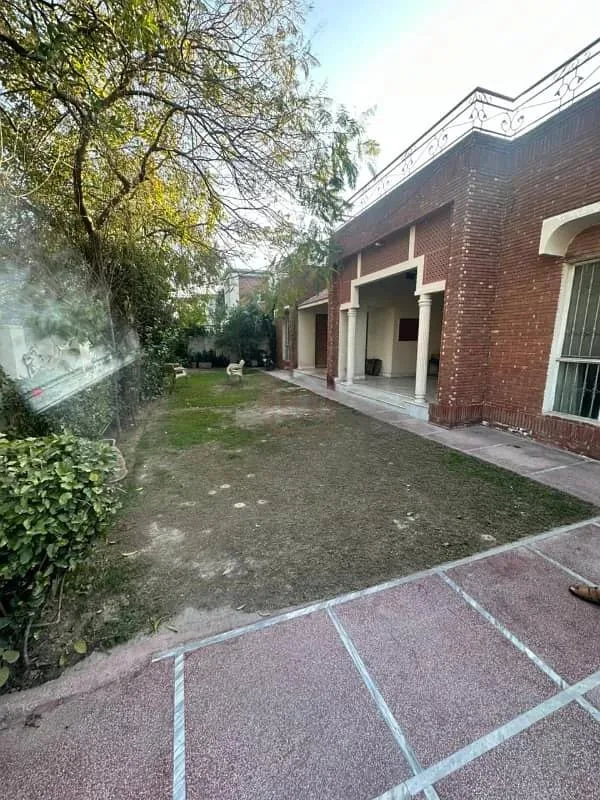 Stunning 2 Kanal Bungalow for Sale in Prime DHA Lahore Location