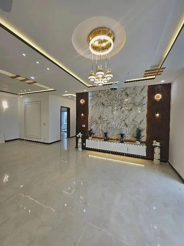 10 Marla House Available for Sale in Top City 1 - Block A