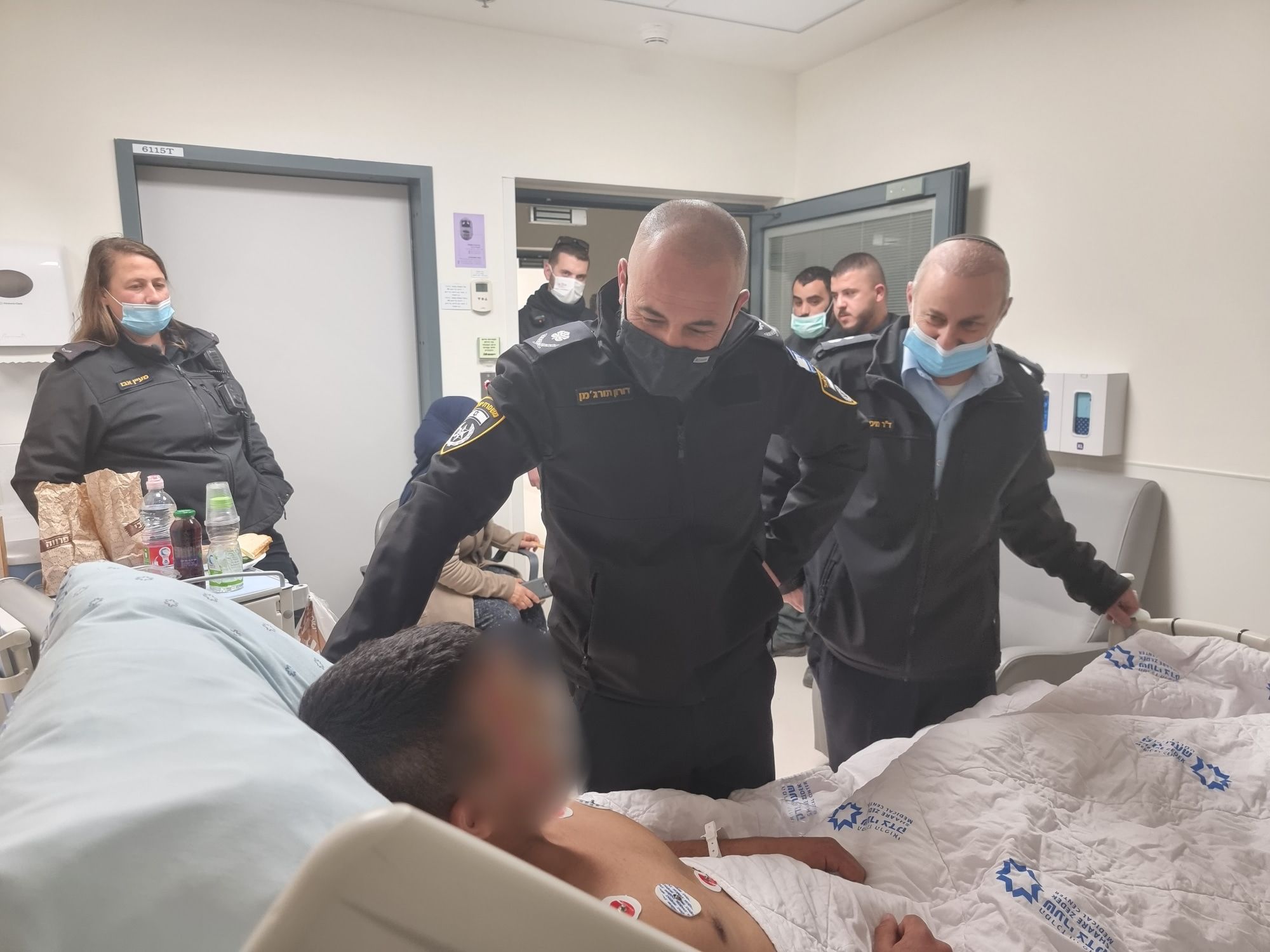 מפקד מחוז ירושלים ביקר את השוטר שנפצע בפיגוע