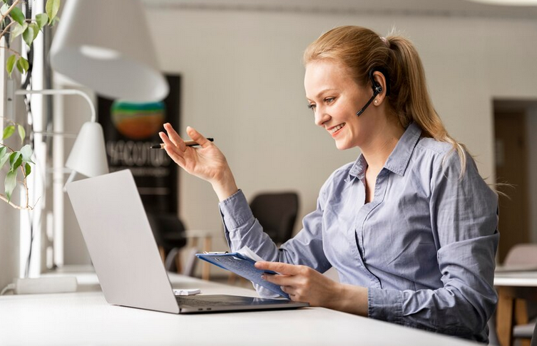 Un approccio interattivo alla comunicazione con i clienti nei negozi online