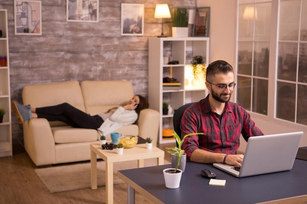 10 conseils efficaces pour organiser son temps en travaillant à domicile