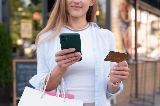 Чому більшості інтернет магазинів не слід вкладати гроші в мобільний додаток