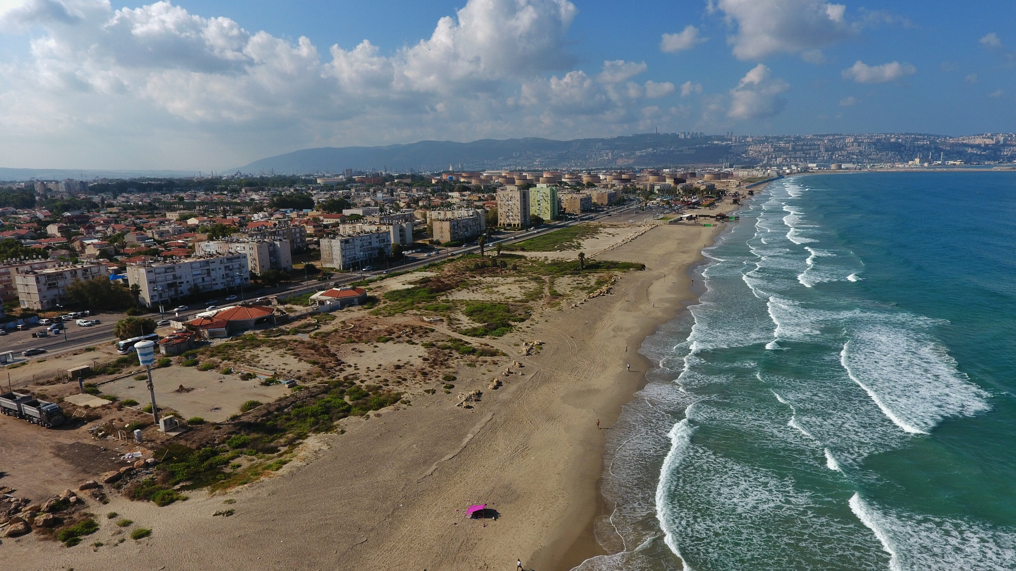 עיריית חיפה תחל בימים הקרובים במהלך לניקוי מתחם חוף "כאן" שבקריית-חיים