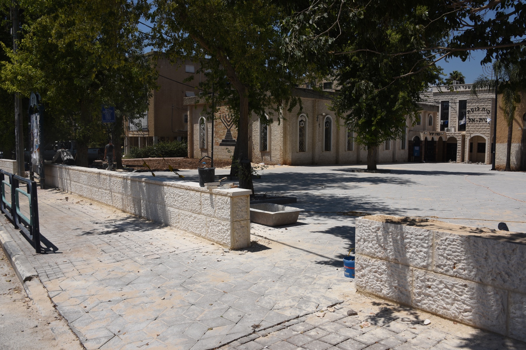 עבודות תשתית ברחבת בתי הכנסת ברחוב הוגו מולר