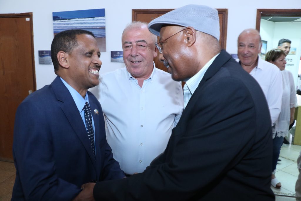 שגריר אתיופיה בישראל לעולים בקריות - אתם הגשר בין שתי המדינות