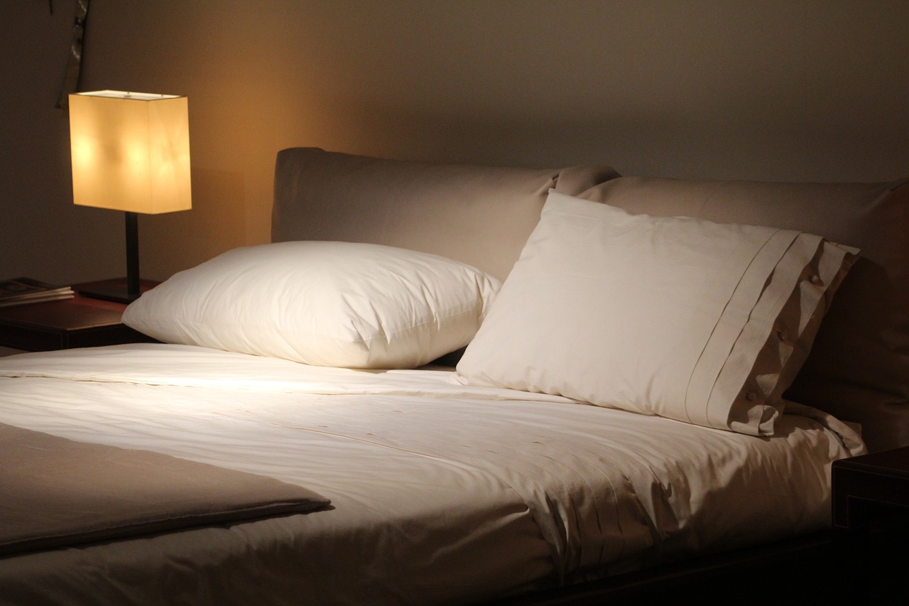 טיפים לתחזוקה מיטה זוגית בחדר שינה