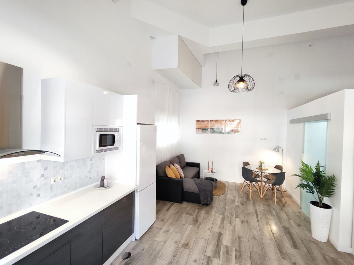 A ground-floor apartment in Málaga built for flexible living