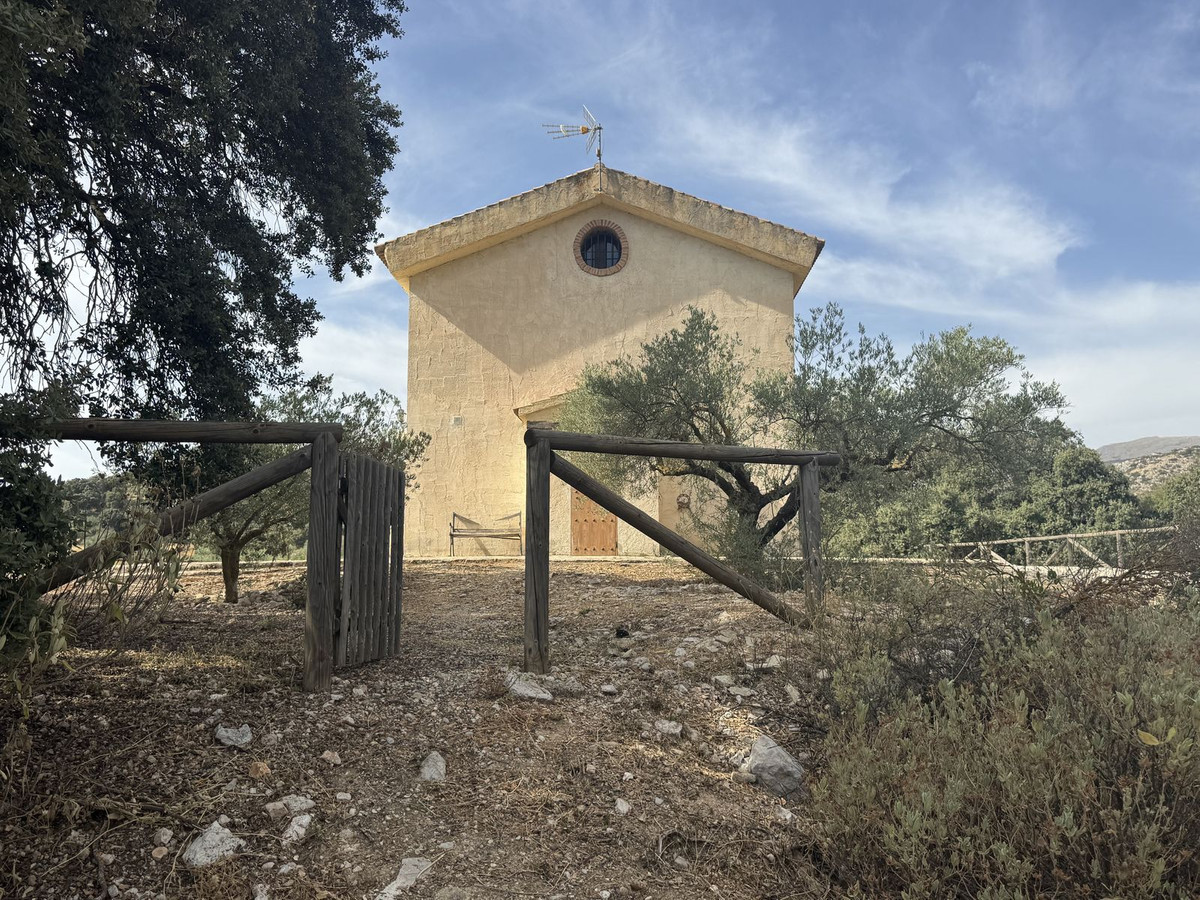 Finca - Cortijo in Alfarnate