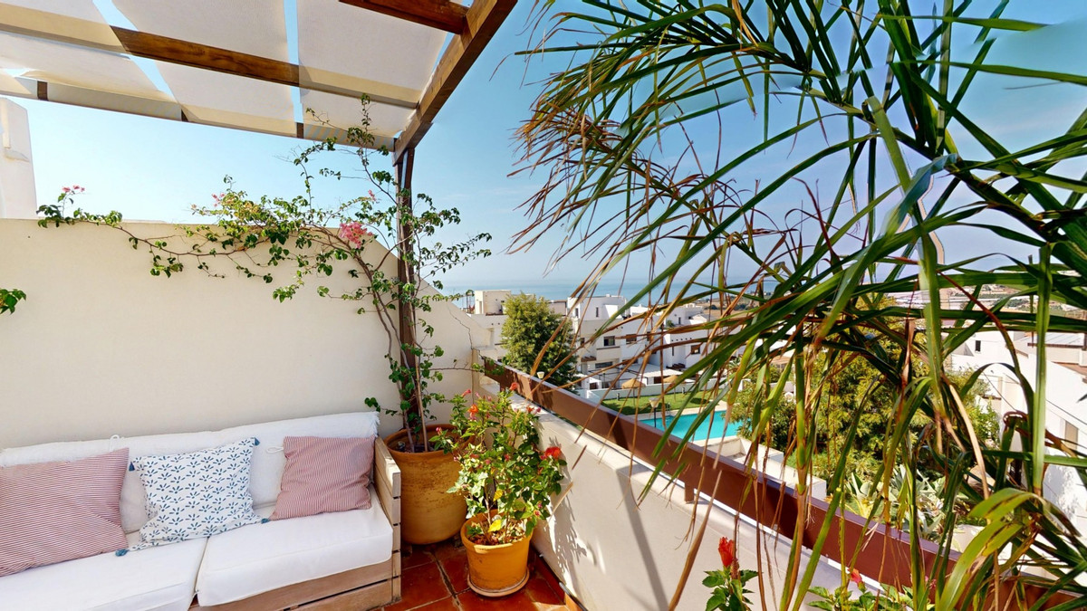 Semi-Detached House in Almayate