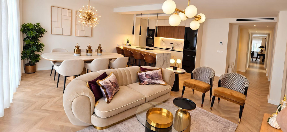 A renovated Málaga flat on Calle Parras, a step from the centre