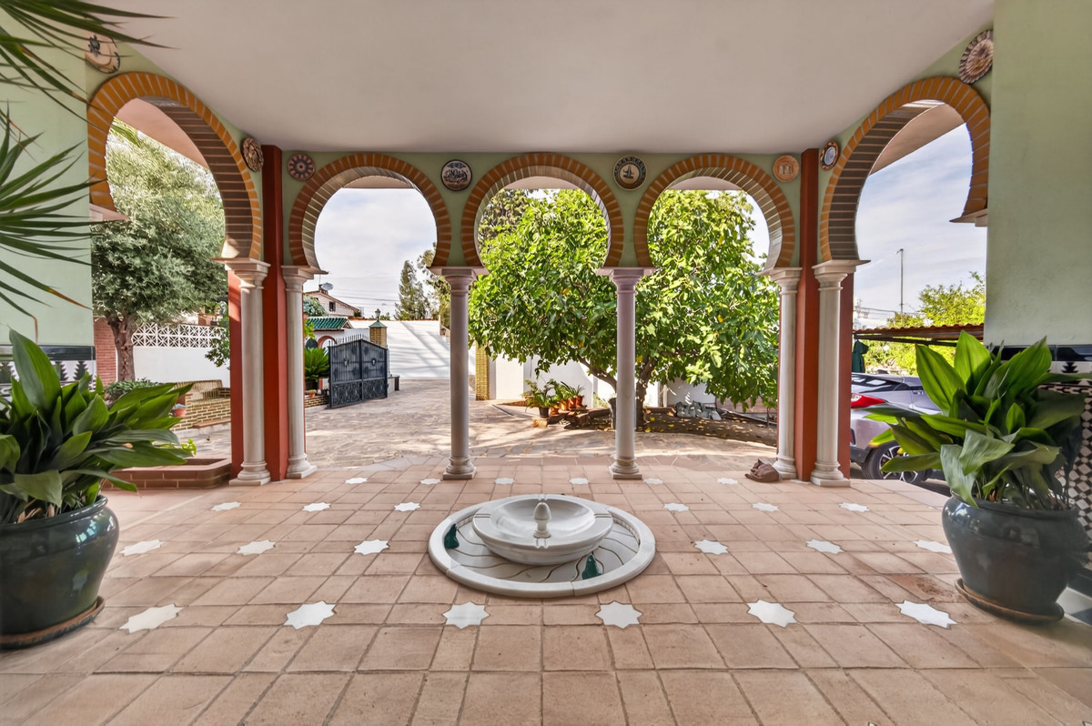 Detached Villa in Churriana