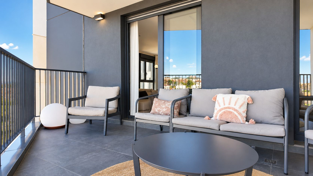 Middle Floor Apartment in Martiricos