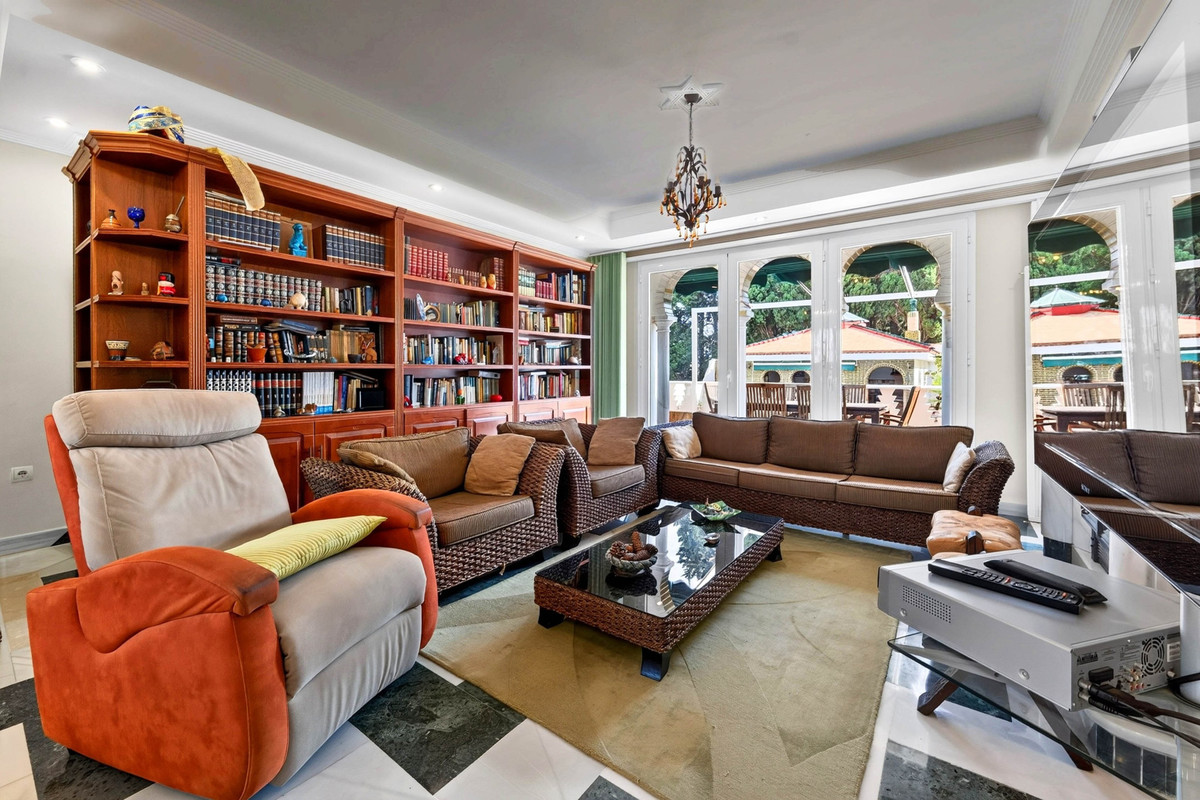Detached Villa in Churriana