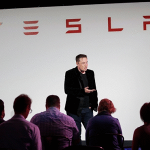Регулятор начал проверку после твита Маска о выводе Tesla с биржи