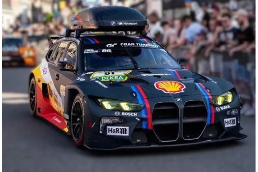 BMW M3 Touring 24H No.81 BMW M Motorsport + Roof box