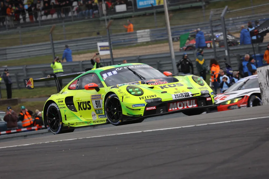 Porsche 911 GT3 R (992) Evo26 No.911 Manthey