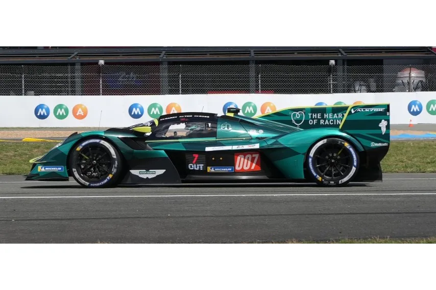 Aston Martin Valkyrie No.007 ASTON MARTIN THOR TEAM