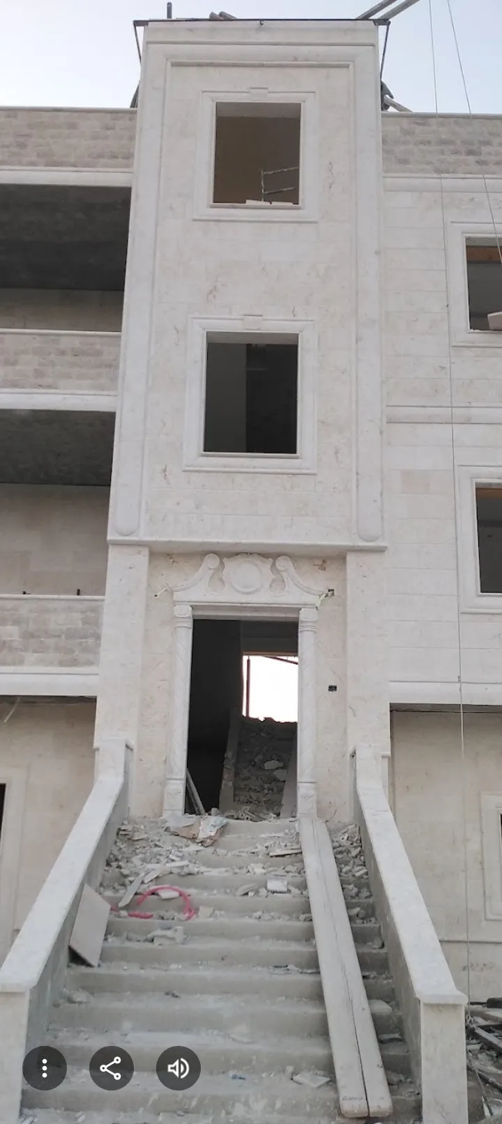 ثائر