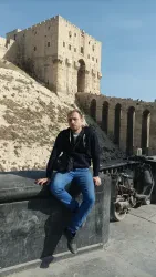 ثائر