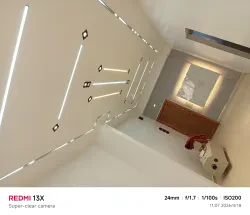 (MR)