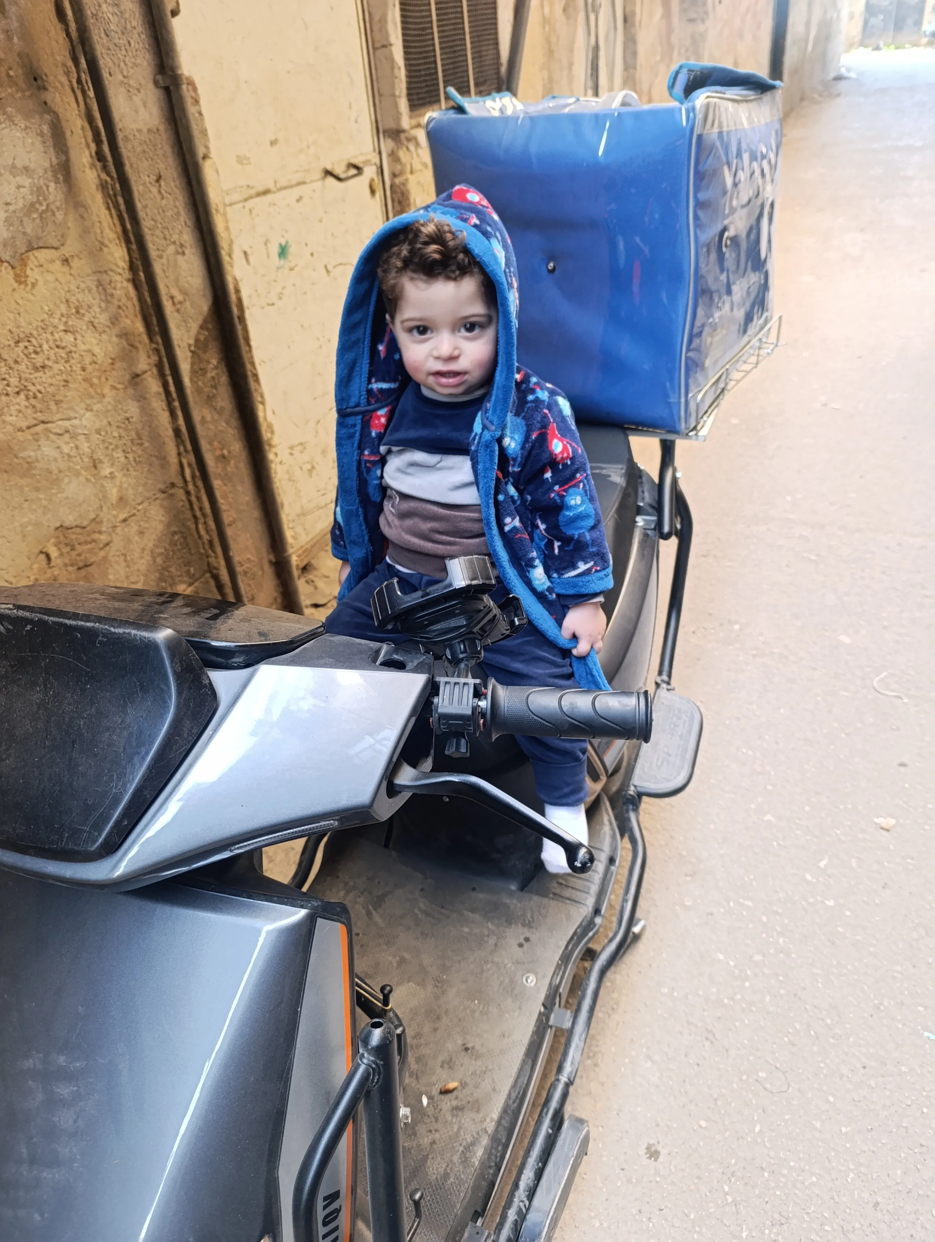 عدنان