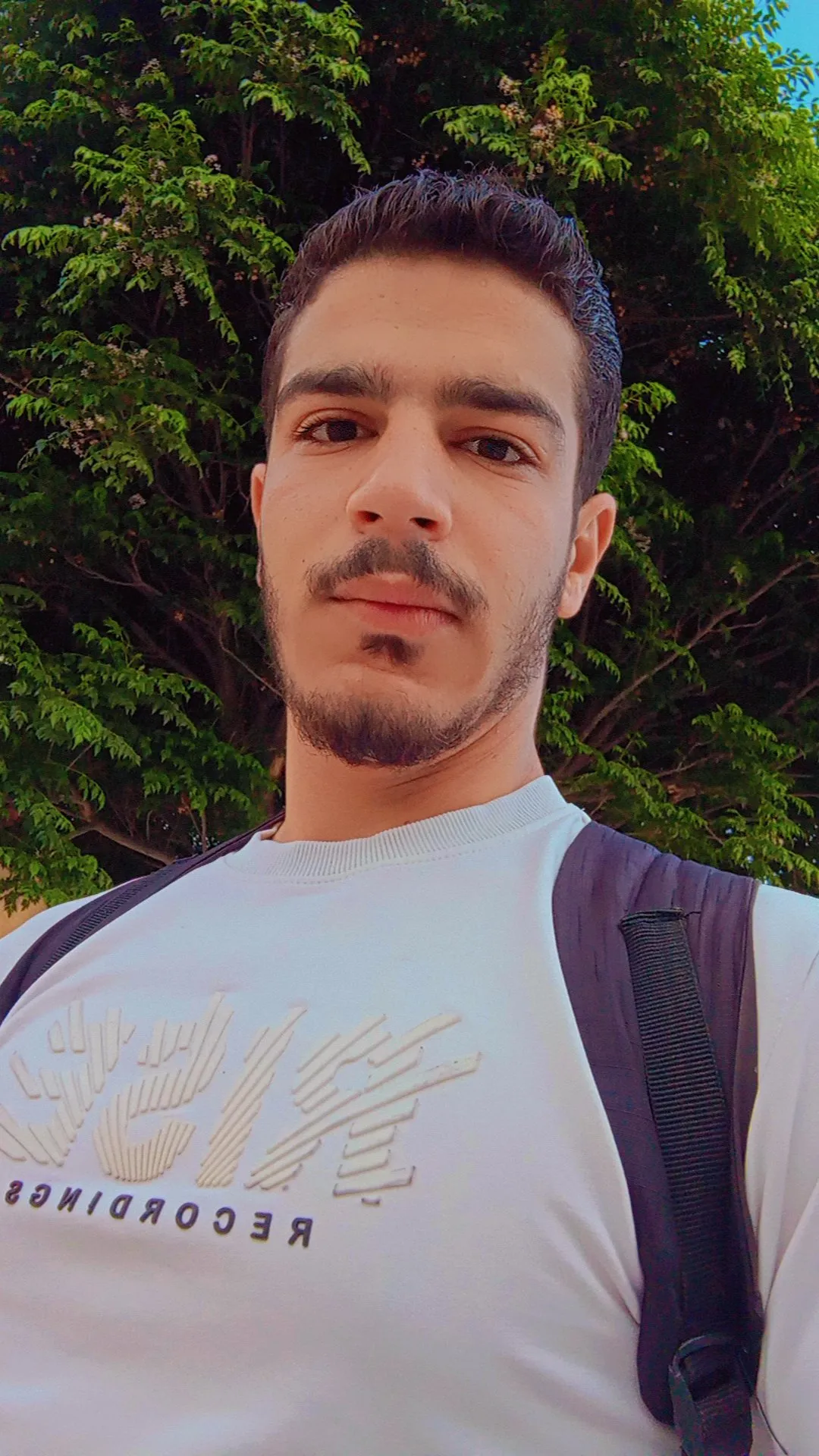 عدنان