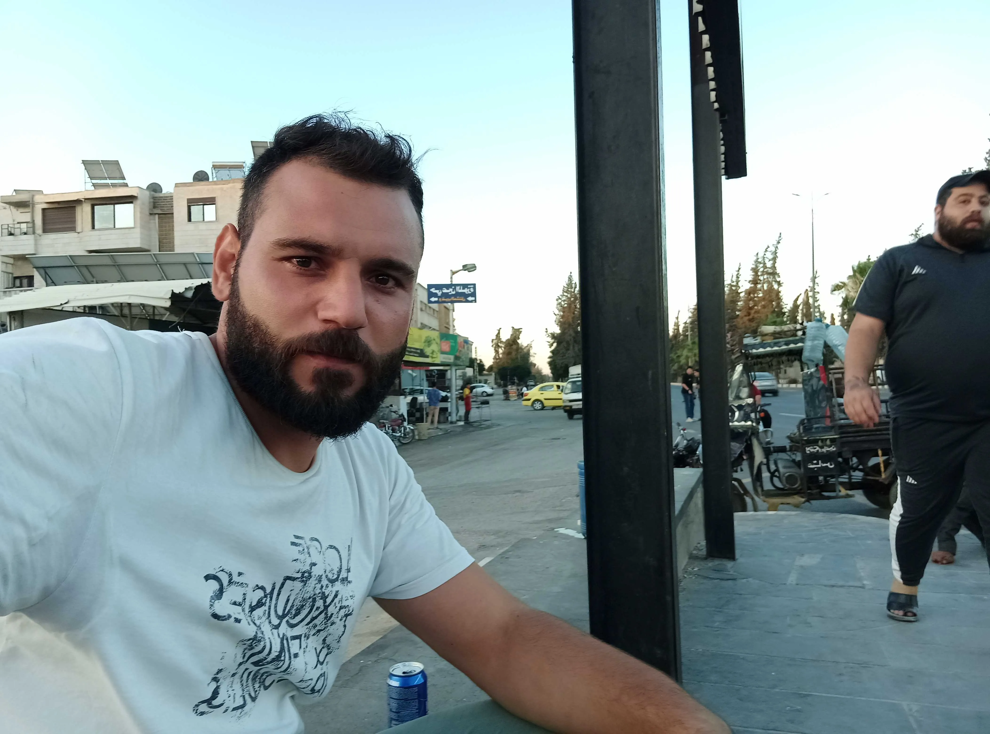 أسامة تلبيس حجر