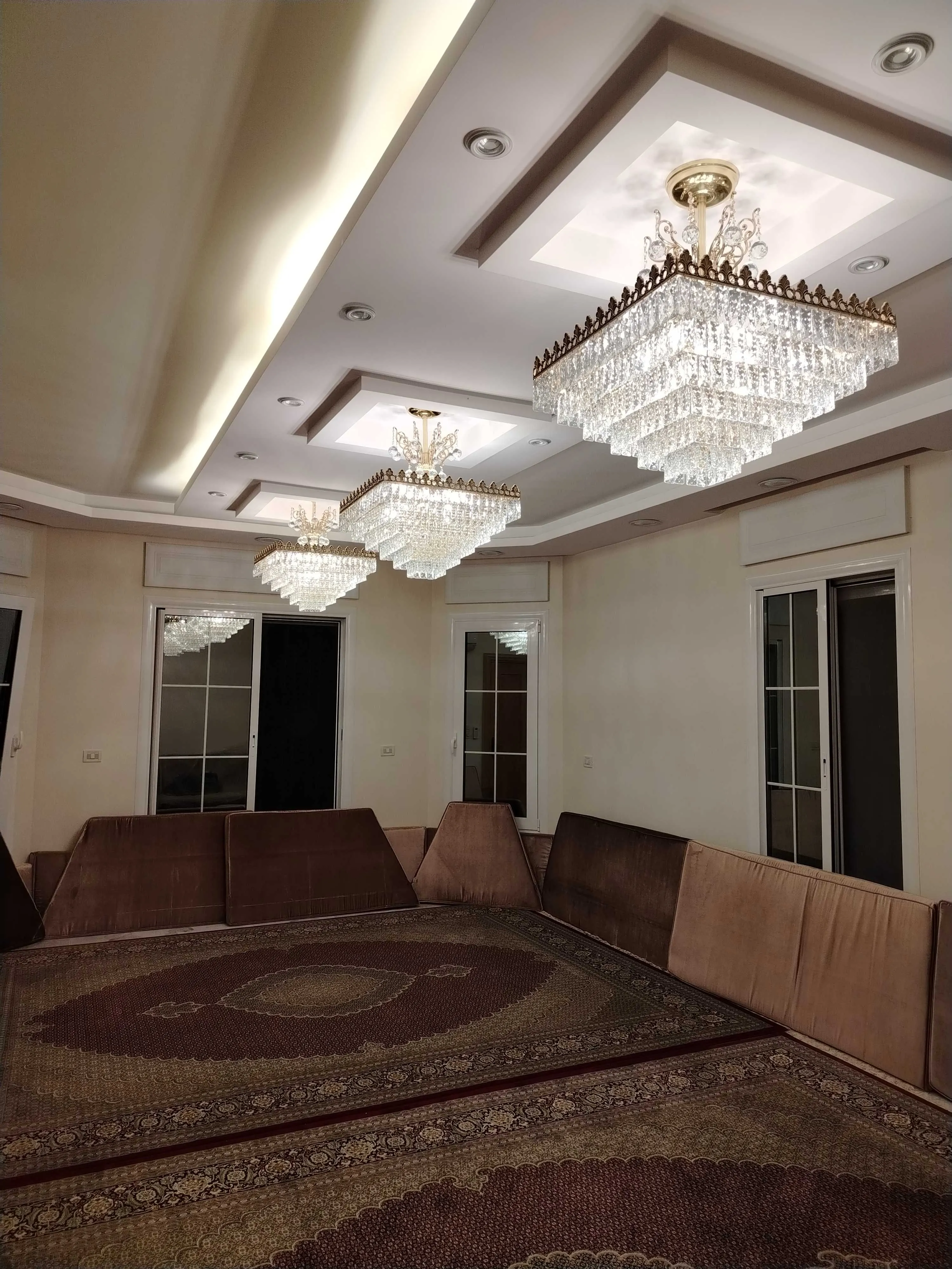 عبد الوارث صيانة وتصنيع ثريات