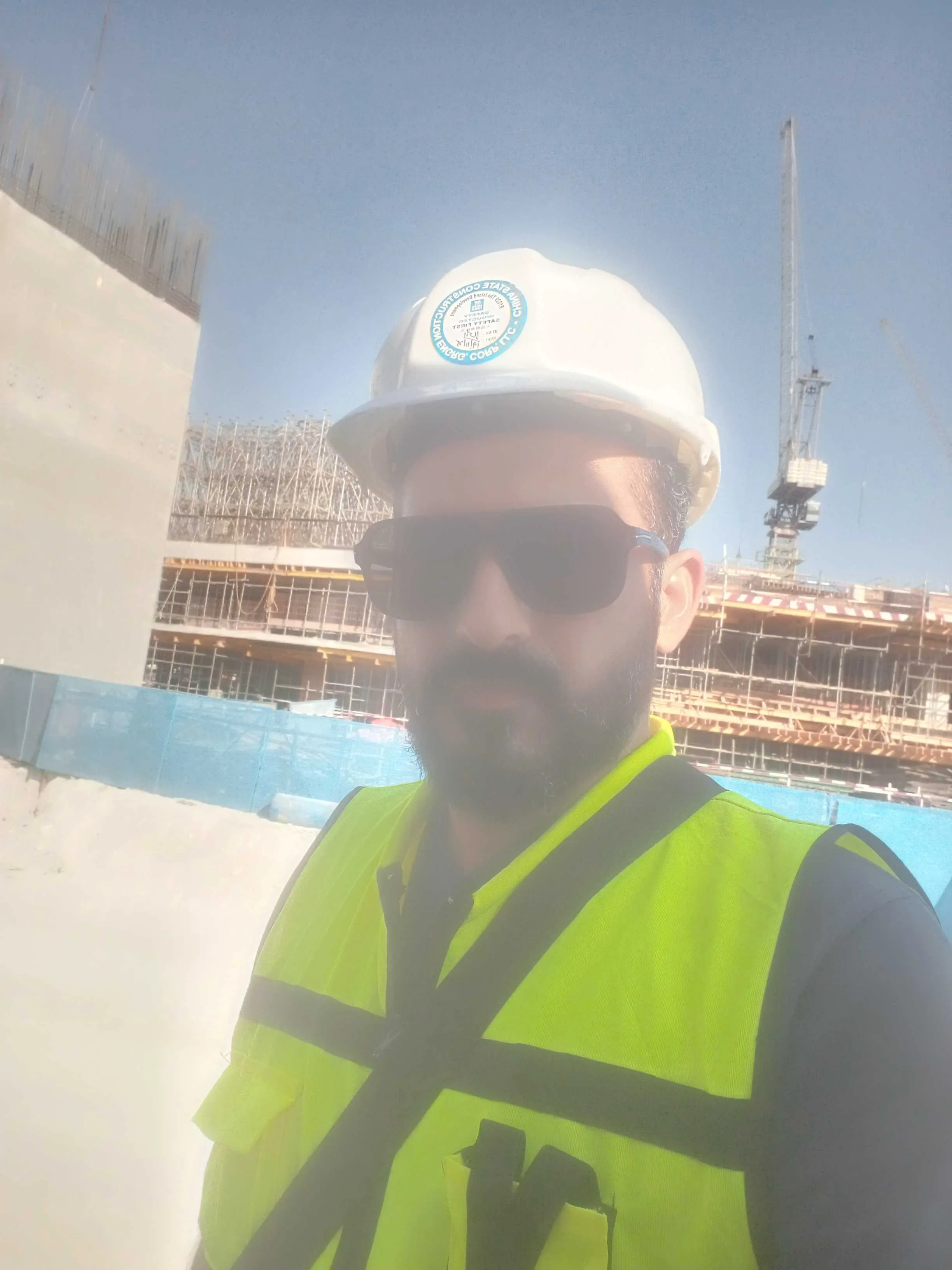 رأفت مساعد مهندس مجاز في الهندسة الكهربائية