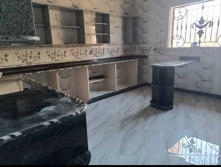 أسامة مبلط